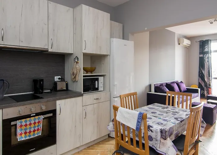 Super Flat In * Varna